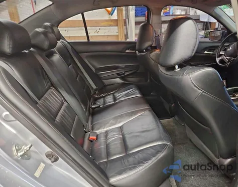 2011 Honda Accord Se z USA, uszkodzony, nr VIN 1HGCP2F62BA107324